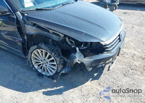 2016 Volkswagen Passat 1.8T Se из США, поврежденный, VIN 1VWBT7A33GC030732